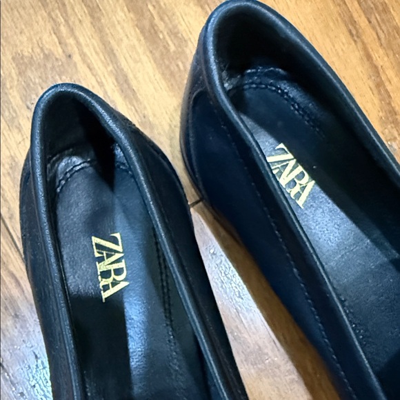 Zara Black Loafers with Gold Detailing - Picture 2 of 7